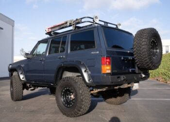 1990 Jeep Cherokee Laredo 4×4 at No Reserve