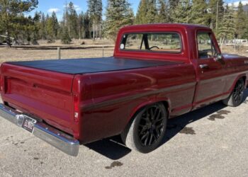 1968 Ford F-250-Bodied 2004 Ford Crown Victoria Police Interceptor