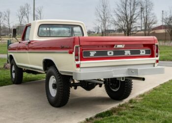 1972 Ford F-250 Sport Custom Highboy 4×4 4-Speed at No Reserve