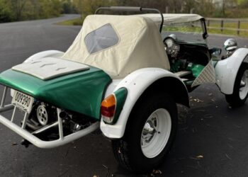 Meyers Manx Tow’dster w/Surfboard at No Reserve