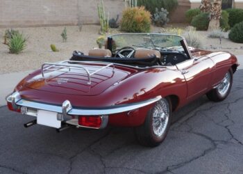 1970 Jaguar XKE Series II Roadster 4-Speed