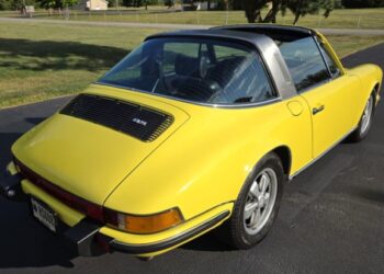 Three-Decades-Family-Owned 1972 Porsche 911T Targa 5-Speed