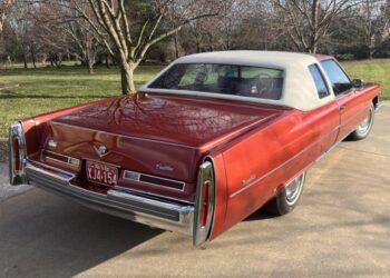 8k-Mile 1976 Cadillac Coupe DeVille 2-Door Hardtop