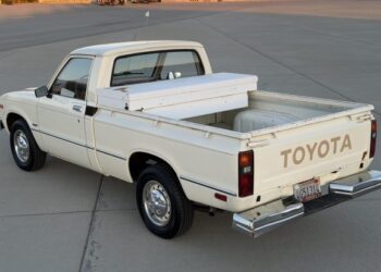 47-Years-Family-Owned 1979 Toyota Pickup 4-Speed at No Reserve