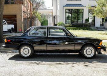1983 BMW 320i 5-Speed at No Reserve