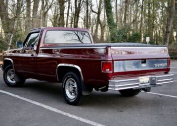 350-Powered 1985 Chevrolet C20 Pickup 4-Speed at No Reserve