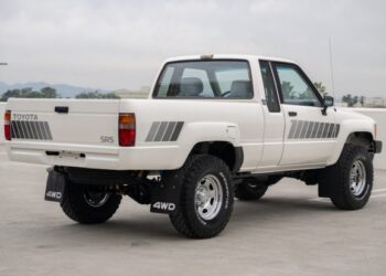 1985 Toyota Pickup XtraCab SR5 4×4 5-Speed