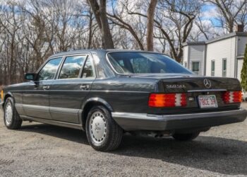 1990 Mercedes-Benz 560SEL at No Reserve