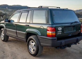 1994 Jeep Grand Cherokee 5.2 Laredo 4×4 at No Reserve