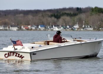 1994 Packard  21′ Classic at No Reserve