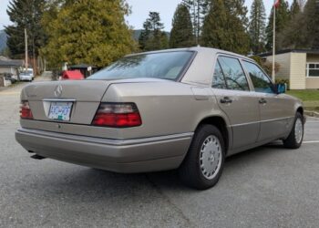 1995 Mercedes-Benz E320 Sedan at No Reserve
