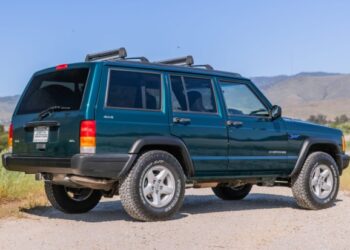 1997 Jeep Cherokee Sport 4×4 5-Speed