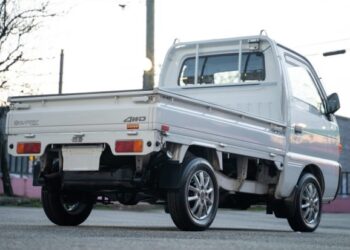 1997 Suzuki Carry Pickup 4WD 5-Speed at No Reserve