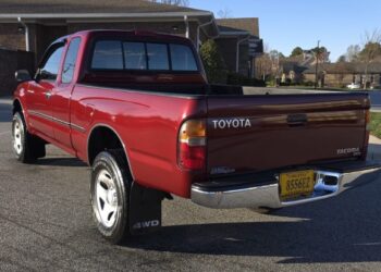 1998 Toyota Tacoma SR5 XtraCab 4×4 5-Speed at No Reserve