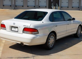 1996 Toyota Avalon XL at No Reserve