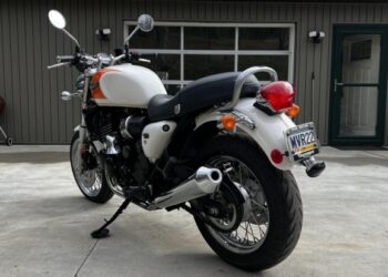 2000 Triumph Thunderbird Sport at No Reserve