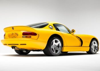 2,700-Mile 2001 Dodge Viper GTS