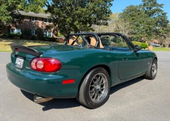 20k-Mile 2001 Mazda MX-5 Miata Special Edition 6-Speed at No Reserve