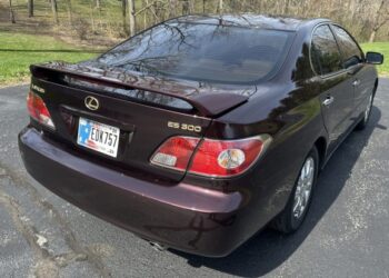 30k-Mile 2003 Lexus ES300 at No Reserve