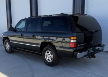 2004 Chevrolet Suburban 1500 LT 4×4 at No Reserve