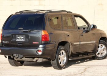 2004 GMC Envoy SLT 4×4 at No Reserve