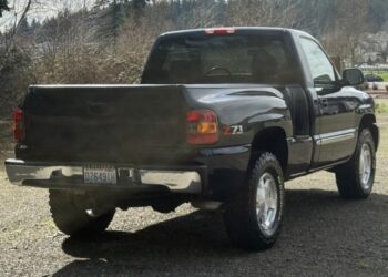 2005 GMC Sierra 1500 SLE Sportside 4×4 at No Reserve