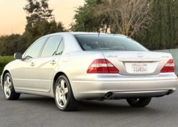 30k-Mile 2006 Lexus LS430