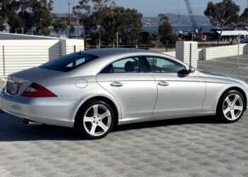 2006 Mercedes-Benz CLS500 at No Reserve