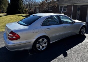 2006 Mercedes-Benz E500 Sedan at No Reserve