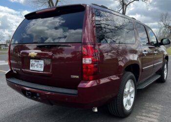 2008 Chevrolet Suburban 1500 LTZ 4×4 at No Reserve