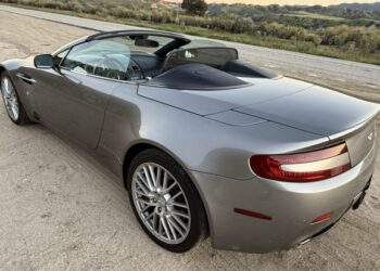 40k-Mile 2009 Aston Martin V8 Vantage Roadster