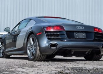 19k-Mile 2011 Audi R8 V10 Coupe 6-Speed
