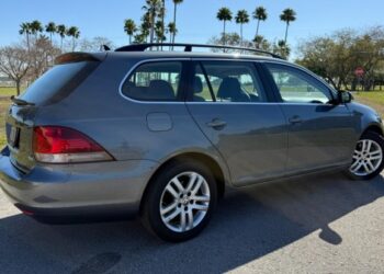 2012 Volkswagen Jetta SportWagen TDI at No Reserve