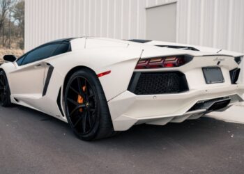 9k-Mile 2014 Lamborghini Aventador LP700-4 Roadster