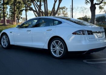 2,300-Mile 2014 Tesla Model S 85