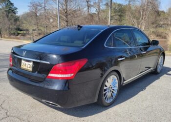 2016 Hyundai Equus Signature at No Reserve