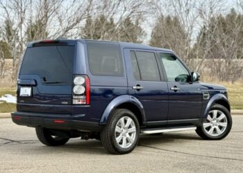 29k-Mile 2016 Land Rover LR4 HSE