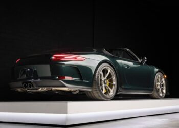 88-Mile Forest Green Metallic 2019 Porsche 911 Speedster