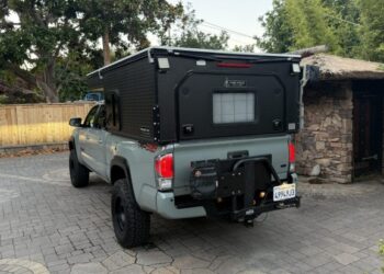 2022 Toyota Tacoma TRD Off-Road Double Cab 4×4 V6 w/Four Wheel Campers Pop-Up Camper
