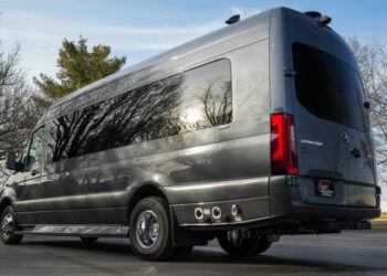 1,900-Mile 2021 Mercedes-Benz Sprinter 3500XD Midwest Automotive Designs Luxe Cruiser