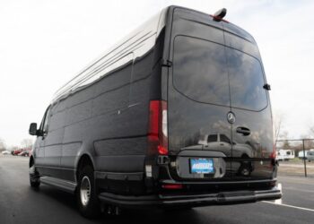 2025 OGV Luxury Coach VCRUISE 100B