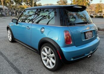 2004 Mini Cooper S 6-Speed at No Reserve