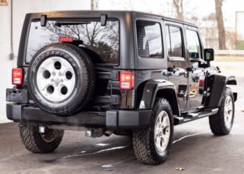 2016 Jeep Wrangler Unlimited Sahara 6-Speed at No Reserve