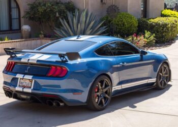 860-Mile 2021 Ford Mustang Shelby GT500 Carbon Fiber Track Pack