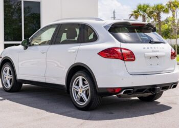 2014 Porsche Cayenne Platinum Edition