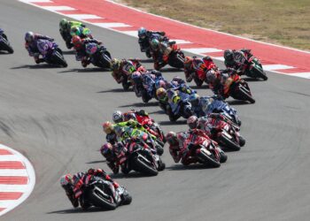 Bezzecchi wins fifth straight grand prix in Aprilia 1-2
