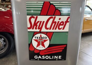 Texaco Sky Chief-Branded Erie Model 992 Gas Pump at No Reserve