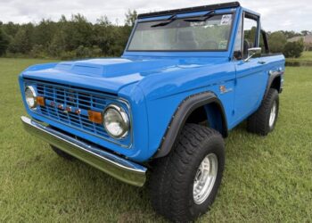 Modified 1970 Ford Bronco 5-Speed
