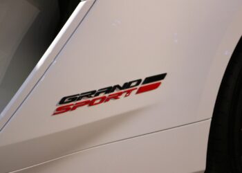 2027 Chevy Corvette Grand Sport: The Goldilocks Spec Returns With New LS6 and Z06 Aero