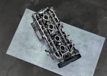 But How? Russian Mechanics Convert Subaru Boxer Engine Into Inline-Four